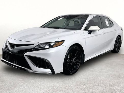 Used 2021 Toyota Camry XSE FWD image 14