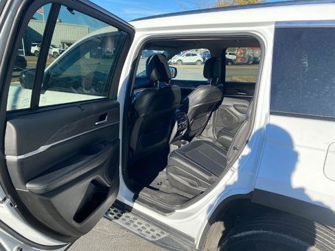 Used 2023 Jeep Grand Cherokee L Limited w/ Luxury Tech Group II image 27