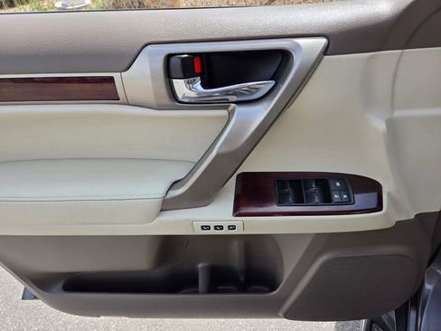 Used 2016 Lexus GX 460 w/ Premium Package image 17
