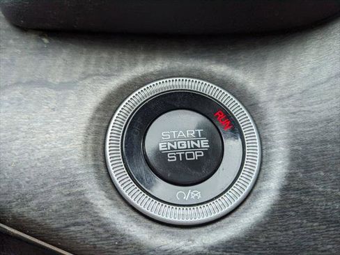 Certified 2025 Jeep Grand Cherokee L Overland AWD/4WD image 30