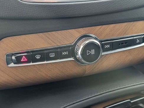 Used 2023 Volvo XC90 T8 Plus w/ Protection Package Premier image 22