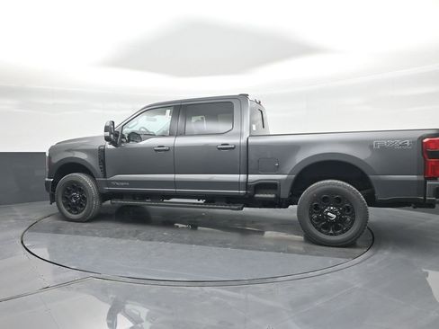 New 2026 Ford F250 Lariat w/ Black Appearance Package image 30