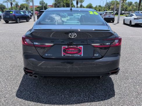 Certified 2025 Toyota Camry SE FWD image 5