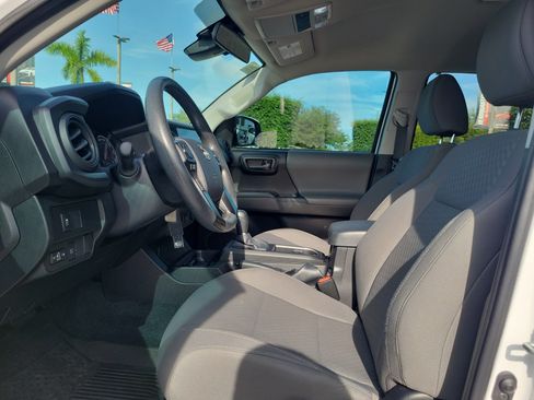 Used 2023 Toyota Tacoma SR AWD/4WD image 19