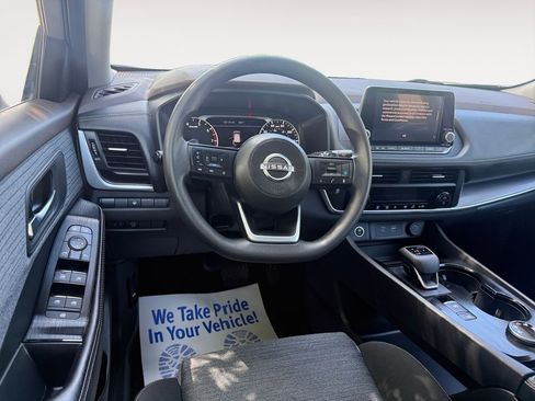 Used 2023 Nissan Rogue SV AWD/4WD image 12