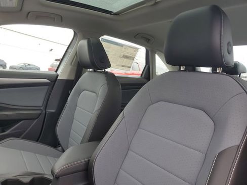 New 2025 Volkswagen Jetta SE image 10