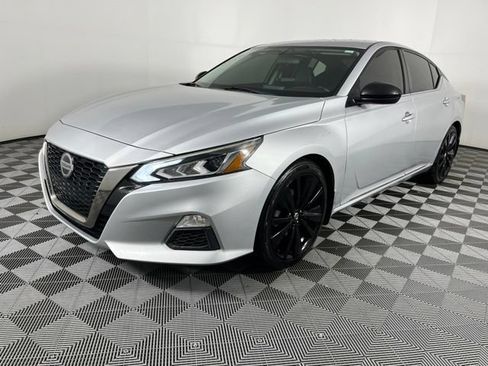 Used 2019 Nissan Altima 2.5 SR FWD image 6