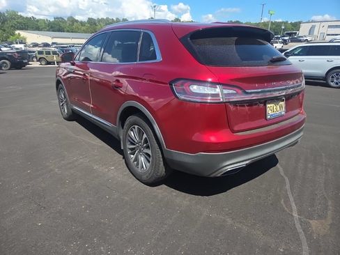 Used 2019 Lincoln Nautilus Select FWD image 11
