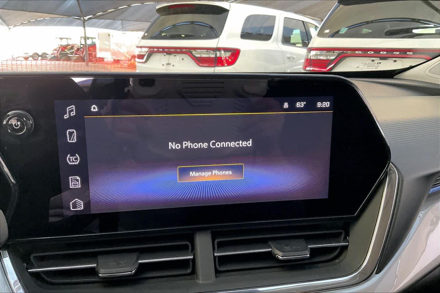 Used 2025 Chevrolet Trax LT w/ LPO, Blackout Package FWD image 33