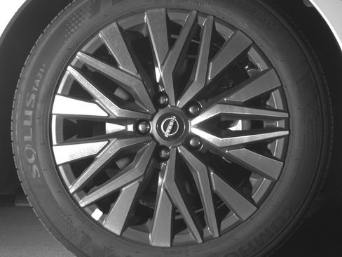 Used 2025 Nissan Altima 2.5 SV image 13