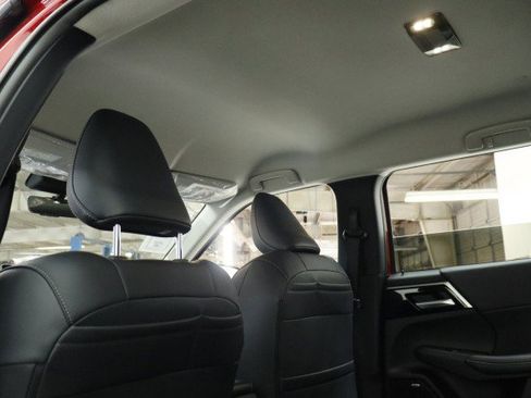 New 2026 Mitsubishi Outlander SE FWD image 22