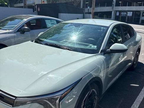 Used 2025 Kia K4 EX FWD image 1
