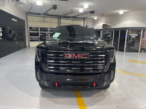 Used 2024 GMC Sierra 2500 AT4 w/ Technology Package image 3