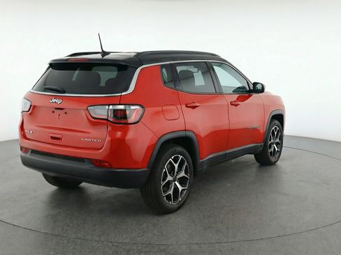 Used 2025 Jeep Compass Limited AWD/4WD image 9