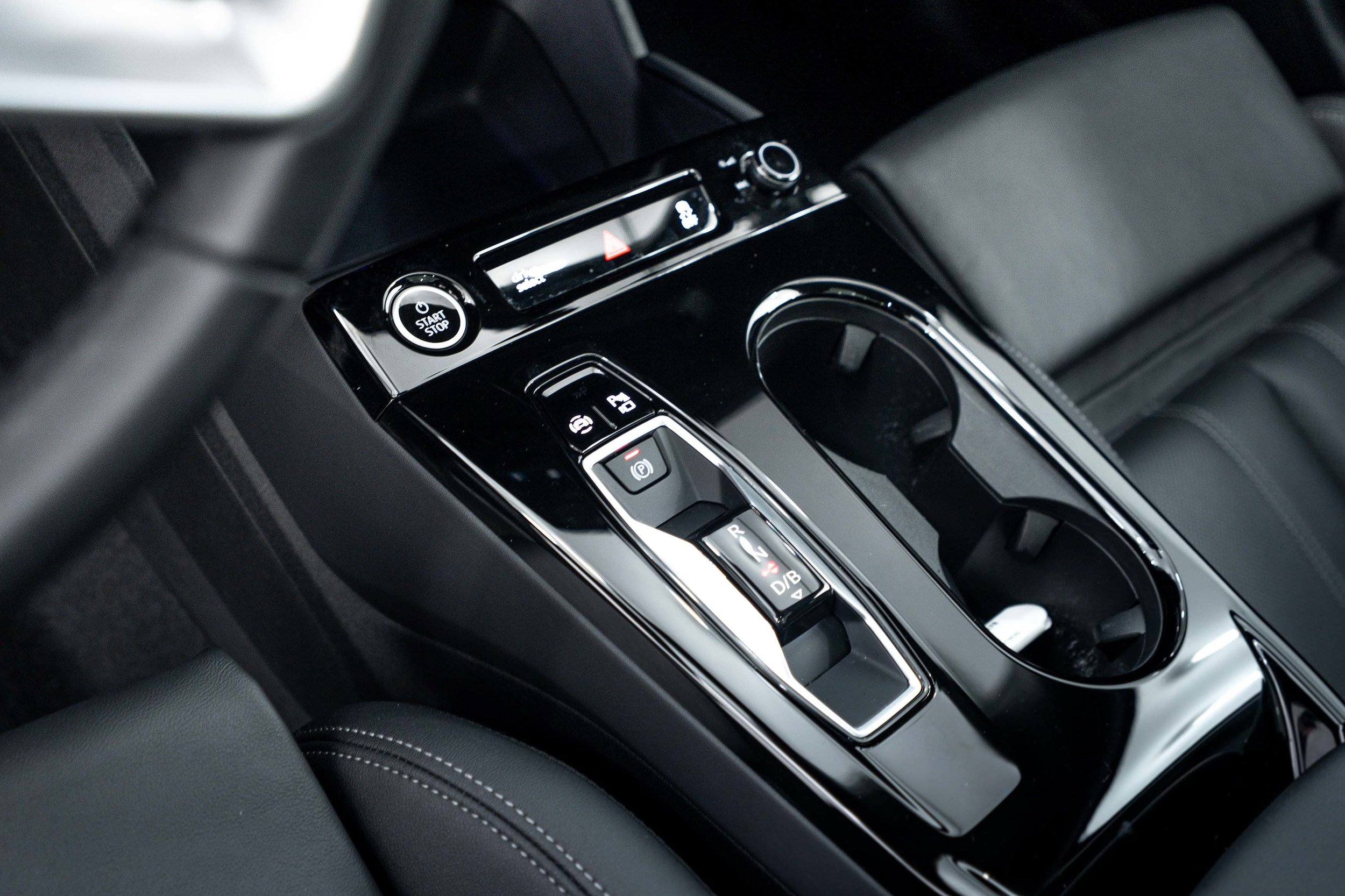Certified 2025 Audi Q6 e-tron Premium Plus w/ Premium Plus AWD/4WD image 9