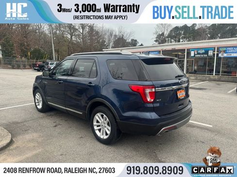 Used 2017 Ford Explorer XLT w/ Equipment Group 202A image 3