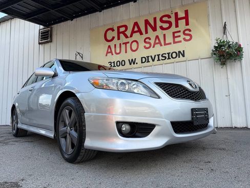 Used 2010 Toyota Camry SE FWD image 1