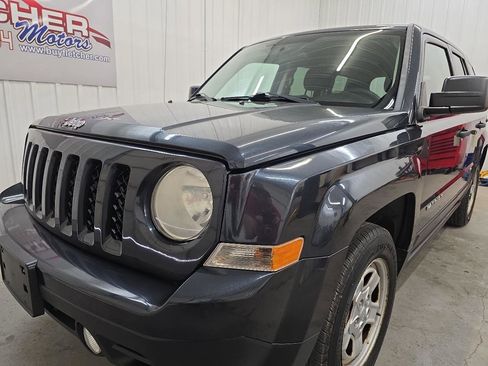Used 2014 Jeep Patriot Sport image 4
