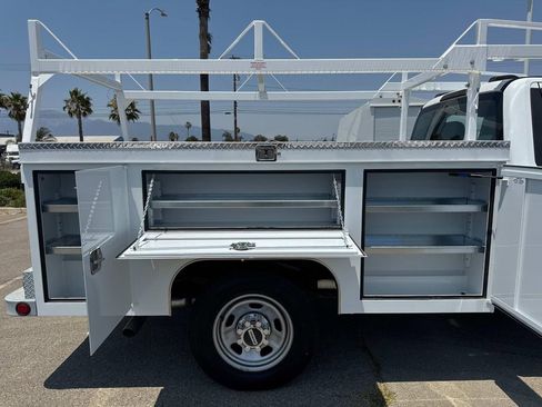 New 2025 Ford F350 XL w/ XL Chrome Package image 19