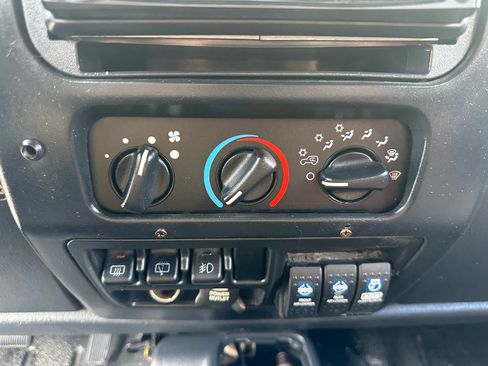 Used 2003 Jeep Wrangler Rubicon image 53