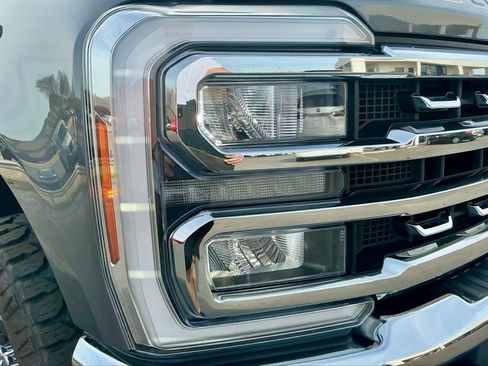 Used 2024 Ford F350 Lariat w/ FX4 Off-Road Package image 8