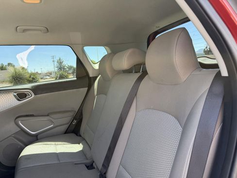 Used 2022 Kia Soul LX w/ Technology Package image 17