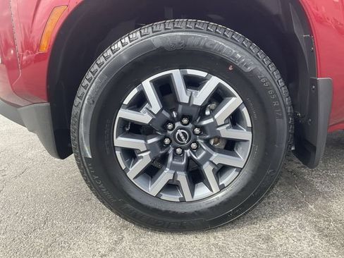 Certified 2024 Nissan Frontier SL w/ Technology Package RWD image 9