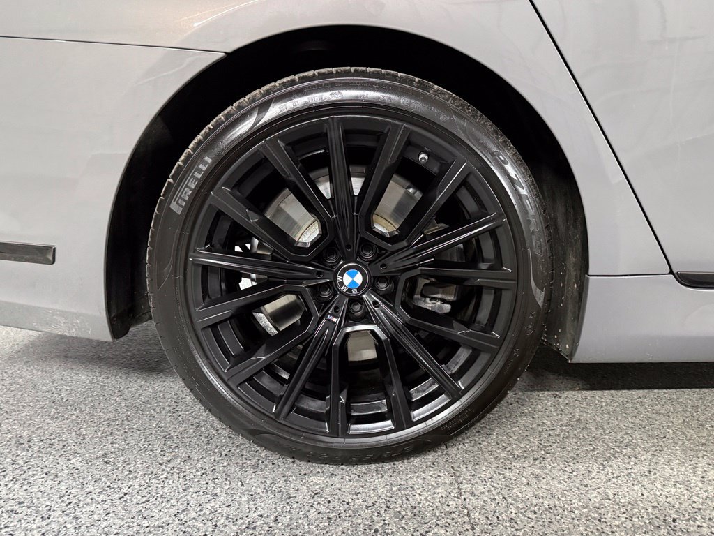 Used 2022 BMW 750i xDrive w/ Executive Package AWD/4WD image 8
