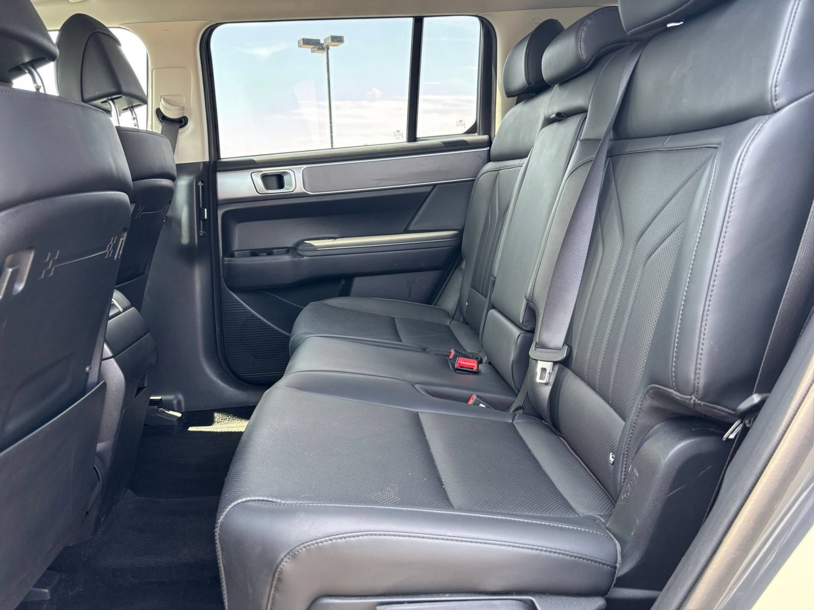 Used 2025 Hyundai Santa Fe SEL AWD/4WD image 27