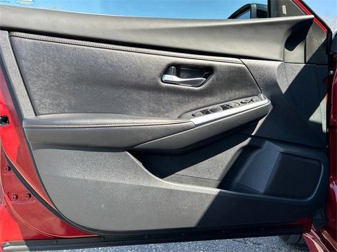 Used 2023 Nissan Sentra SR w/ Trunk Package image 17