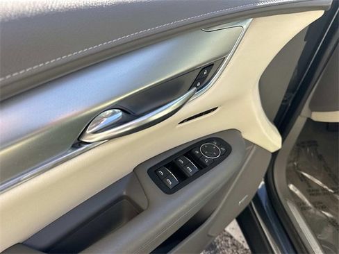 Used 2019 Cadillac XT5 Luxury image 19