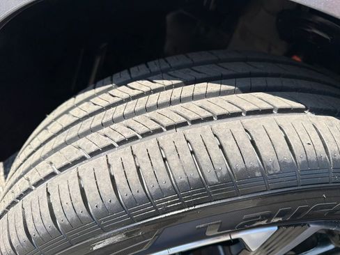 Used 2025 Nissan Sentra SV image 28