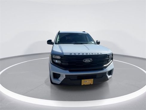Certified 2025 Ford Expedition Active image 3