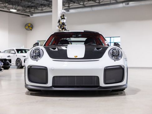 Used 2018 Porsche 911 GT2 RS image 2