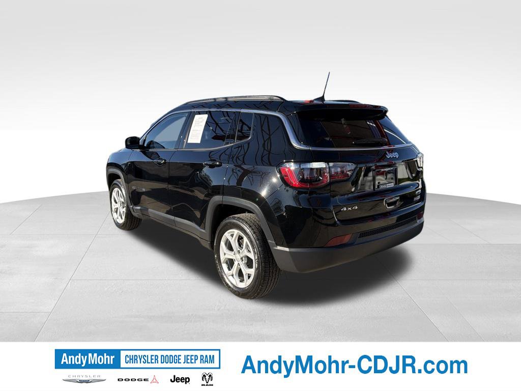 Used 2024 Jeep Compass Latitude AWD/4WD image 5