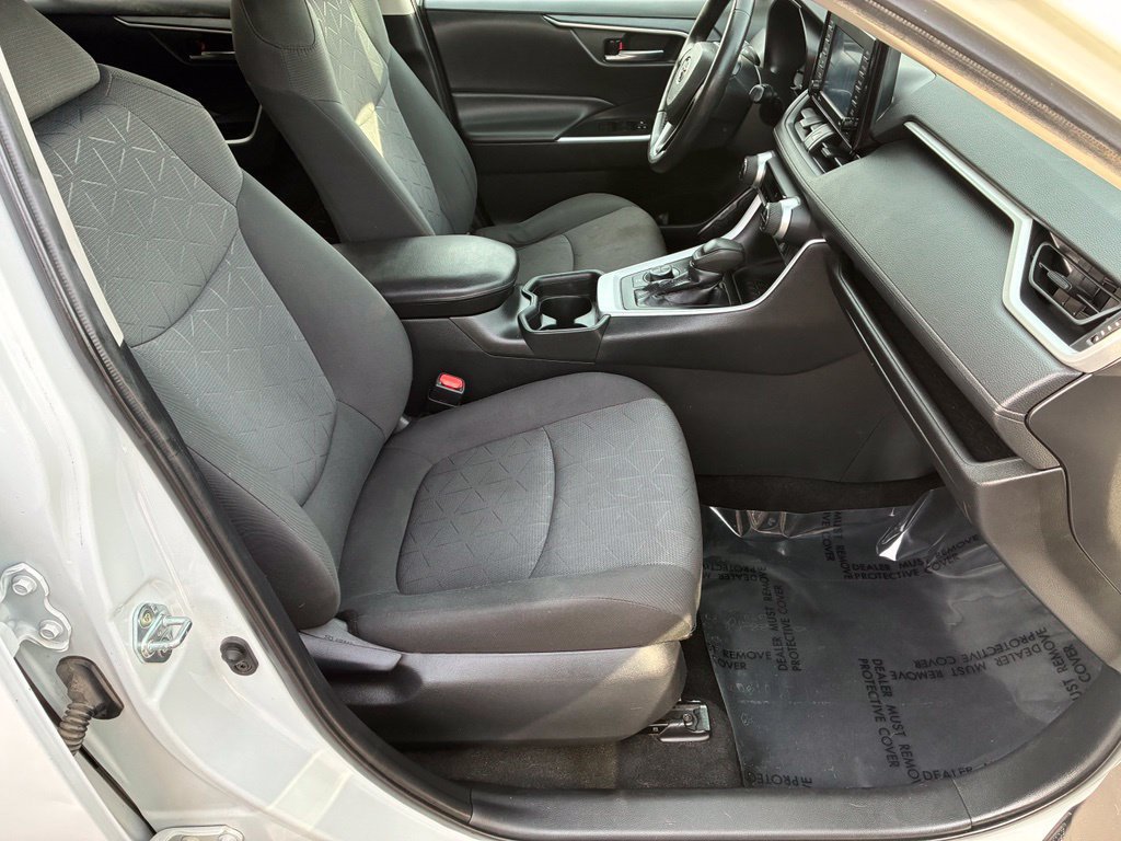 Used 2021 Toyota RAV4 XLE w/ XLE Grade Weather Package AWD/4WD image 30