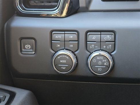 New 2026 GMC Sierra 1500 AT4 w/ Technology Package image 17