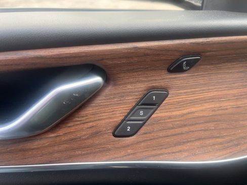 Used 2023 Jeep Grand Cherokee Summit image 12