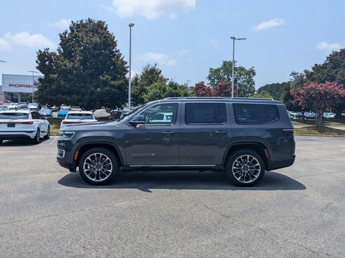 New 2025 Jeep Wagoneer Series III w/ Premium Group I image 8
