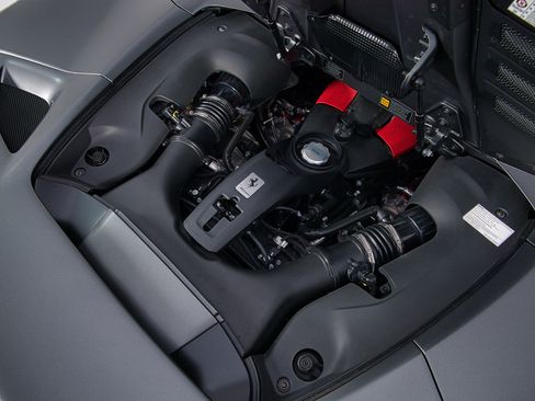 Certified 2023 Ferrari F8 Tributo RWD image 33