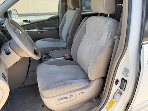 Used 2008 Toyota Sienna CE FWD image 12