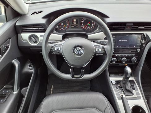 Used 2022 Volkswagen Passat 2.0T SE image 6