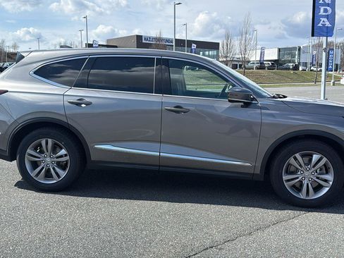 Used 2023 Acura MDX SH-AWD image 3