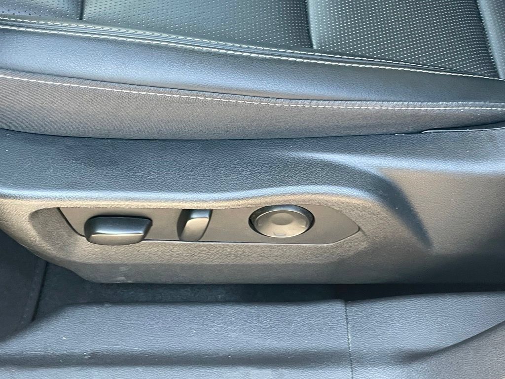 Used 2024 Buick Envision Preferred AWD/4WD image 10