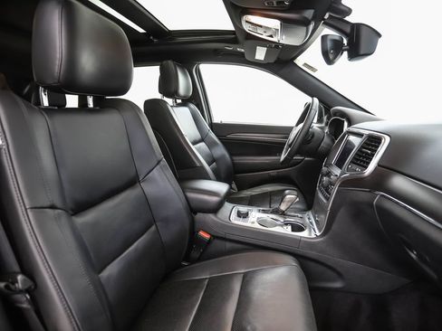 Used 2018 Jeep Grand Cherokee Limited w/ Luxury Group II AWD/4WD image 30