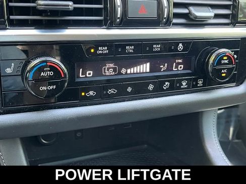 Used 2023 Nissan Pathfinder SL w/ Lighting Package (N92) AWD/4WD image 17