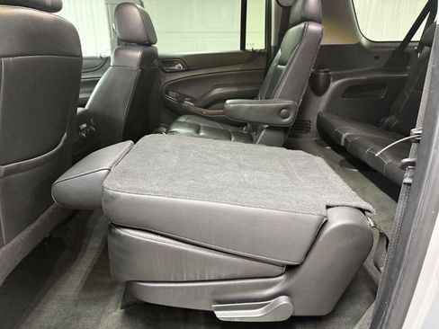 Used 2018 Chevrolet Suburban LT AWD/4WD image 34