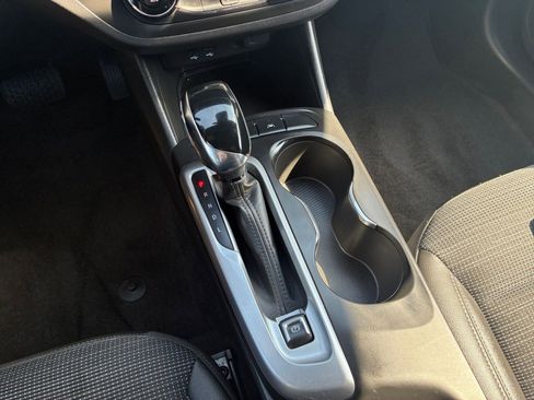 Used 2025 Buick Envista Preferred image 41