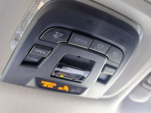 Used 2024 Toyota Corolla Cross XLE w/ Convenience Package FWD image 20