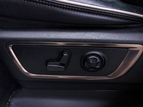 Used 2019 RAM 1500 Limited w/ Advanced Safety Group AWD/4WD image 17